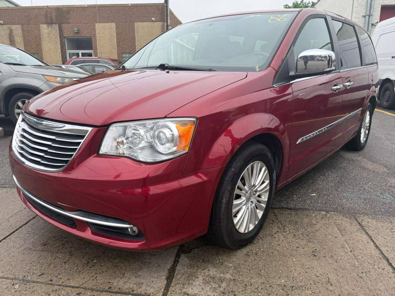 CHRYSLER TOWN AND COUNTRY 2015 2C4RC1GG1FR529186 image